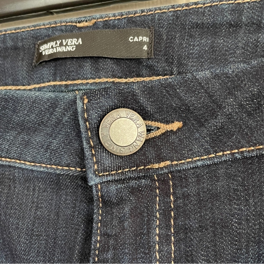 Women's Simply Vera Vera Wang Cuffed Capri Jeans - Picture 6 of 16